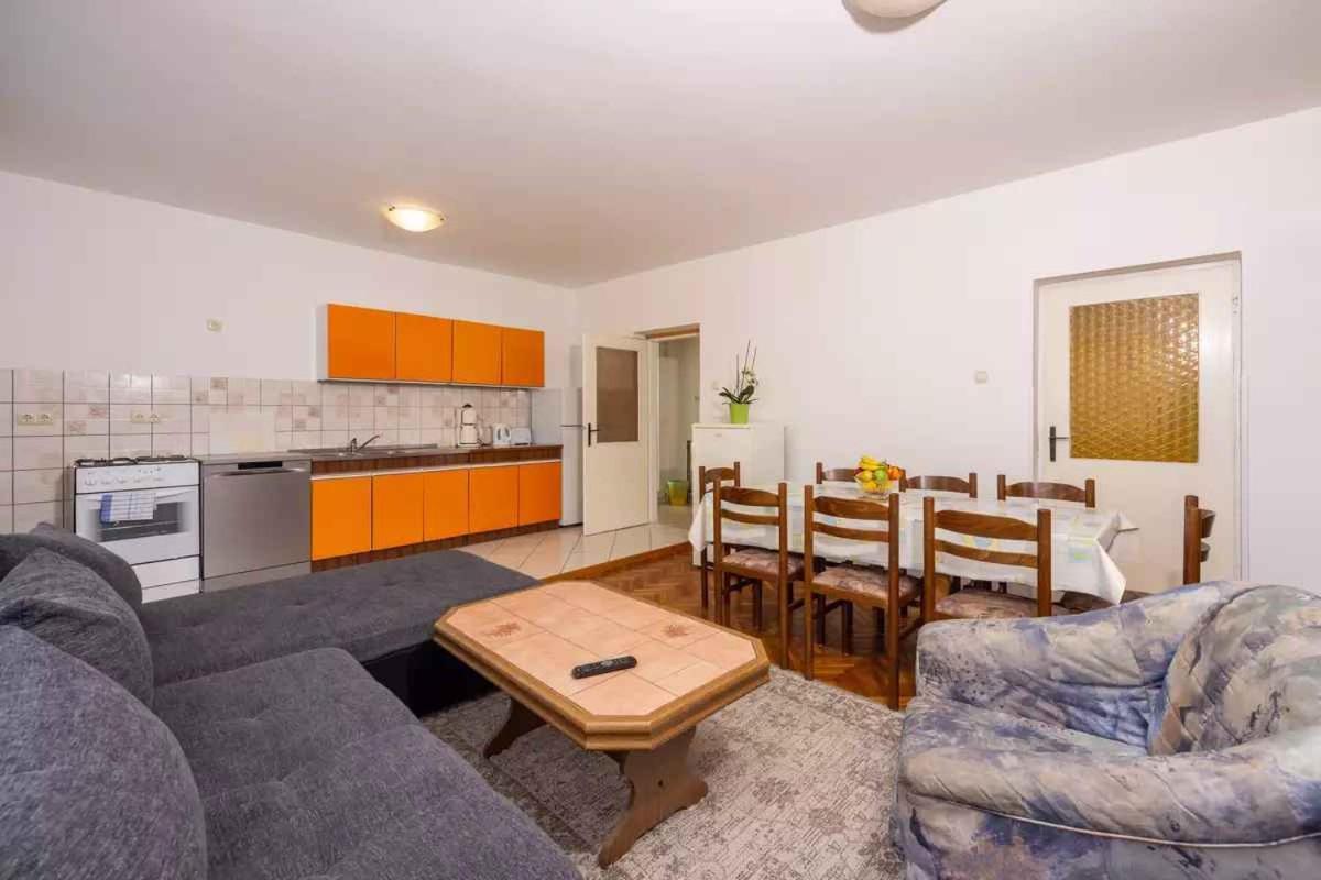 Four-Bedroom Apartment In Crikvenica II Екстер'єр фото